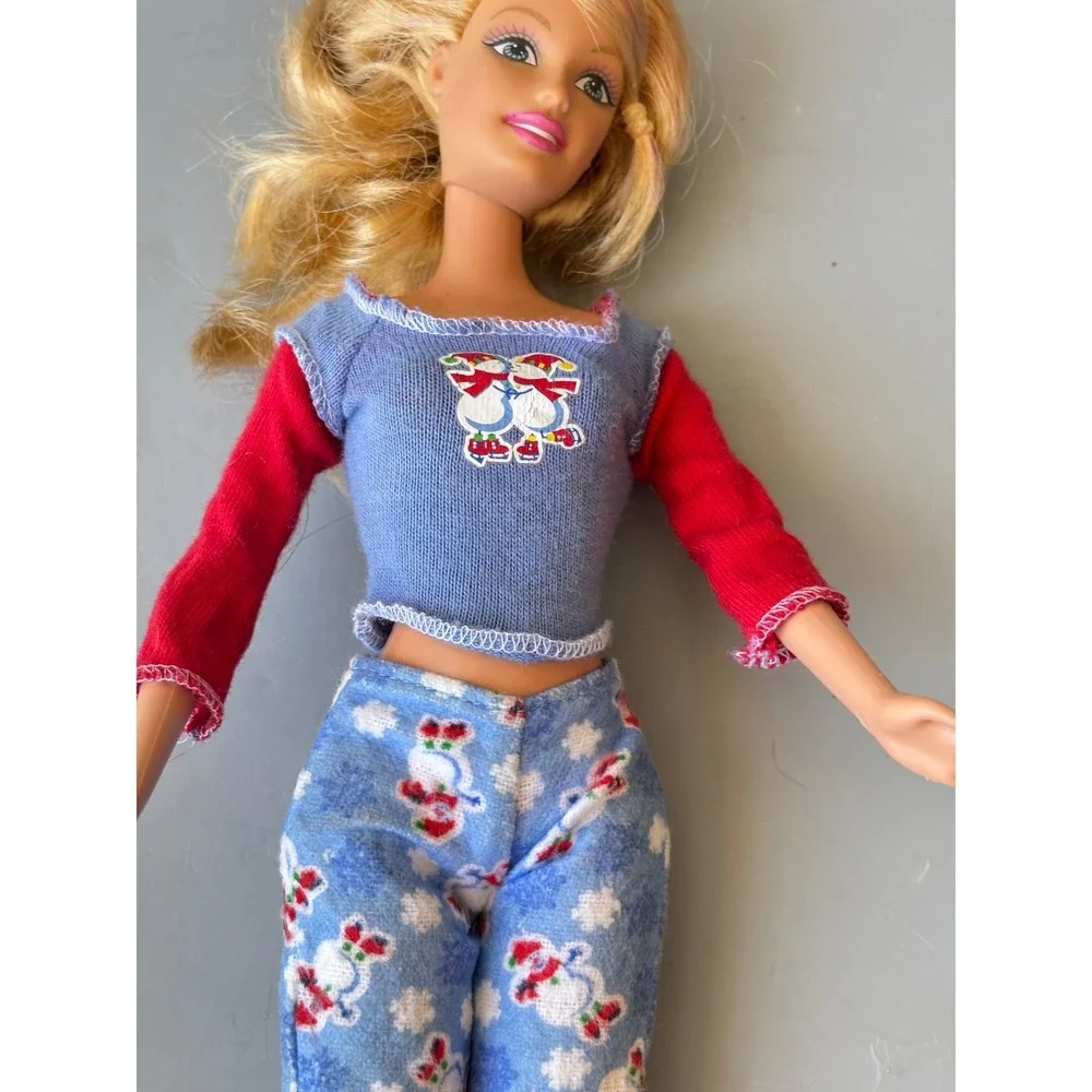 Vtg 1999 Mattel‎ Barbie Doll Winter Snowman Pajamas Blue Red Knit Top Snowflake
